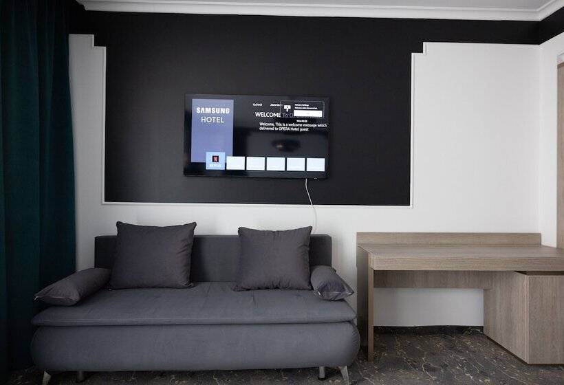 Номер Deluxe, Opera