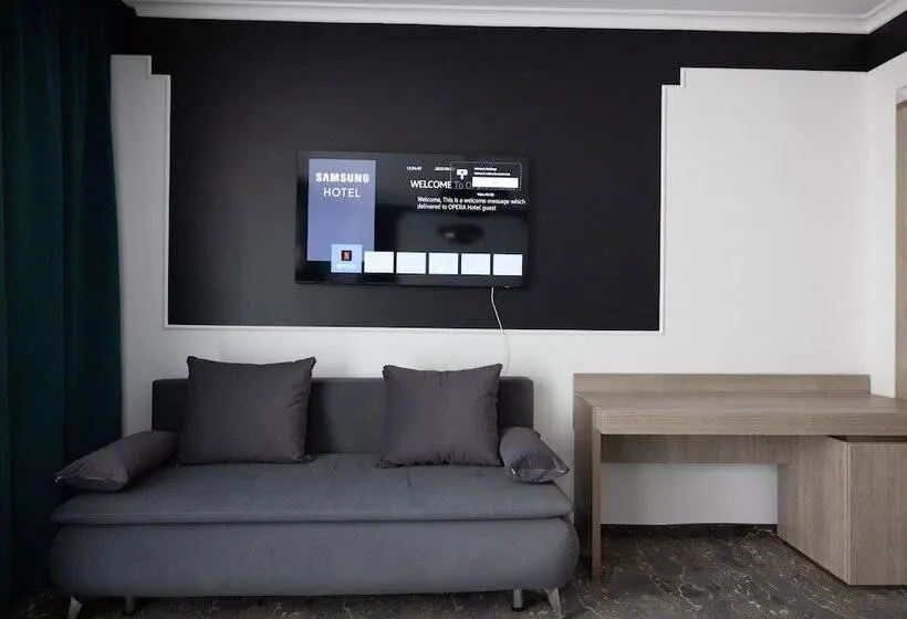Deluxe Kamer, Opera