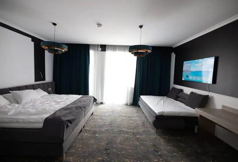 Deluxe Kamer, Opera