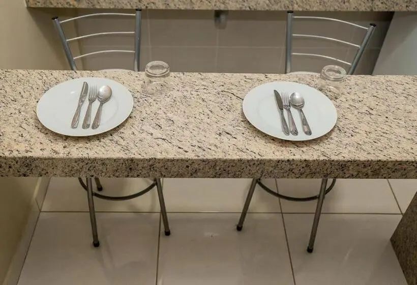 スタンダードシングルルーム, Iron Flat Residence Service