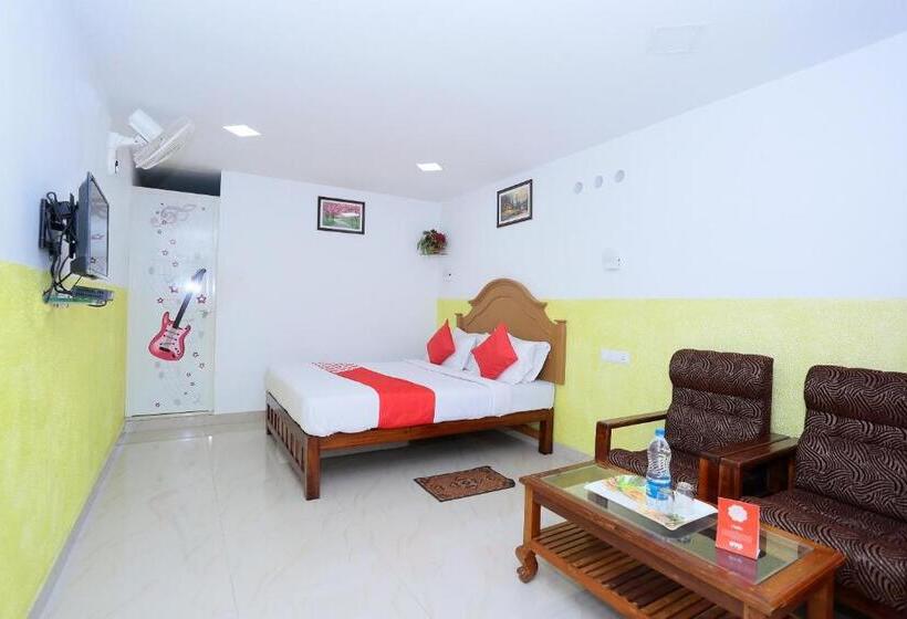 トリプルクラシックルーム, Oyo Flagship Hotel Munnar Kairali