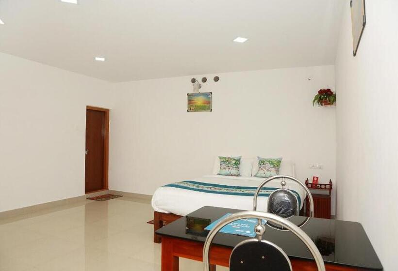 トリプルクラシックルーム, Oyo Flagship Hotel Munnar Kairali