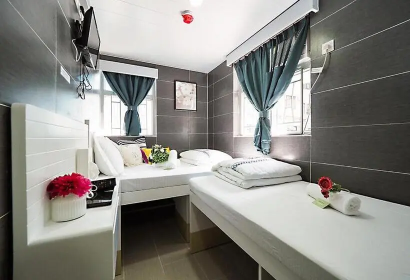 اتاق استاندارد سه نفره, Hk International Hostel