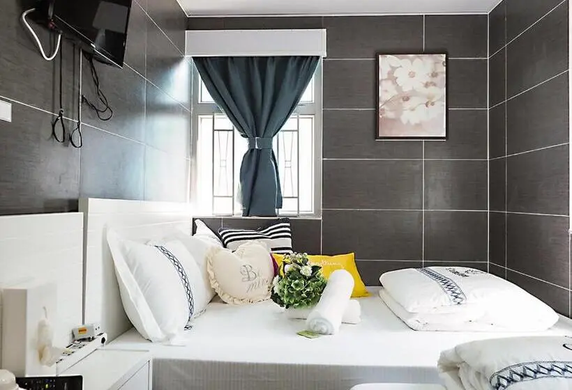 اتاق استاندارد سه نفره, Hk International Hostel