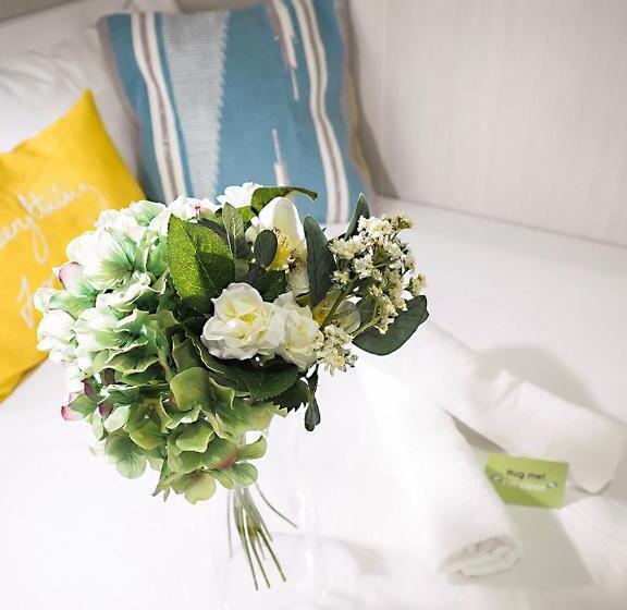 اتاق استاندارد سه نفره, Hk International Hostel