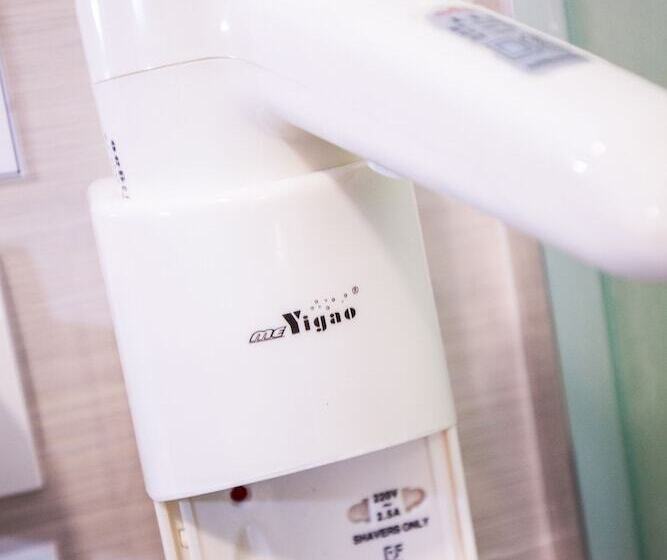 اتاق استاندارد یک نفره, Hk International Hostel