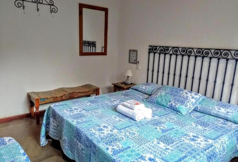 חדר סטנדרט לשלושה, Reduto Do Alto