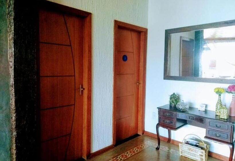 חדר סטנדרט לשלושה, Reduto Do Alto