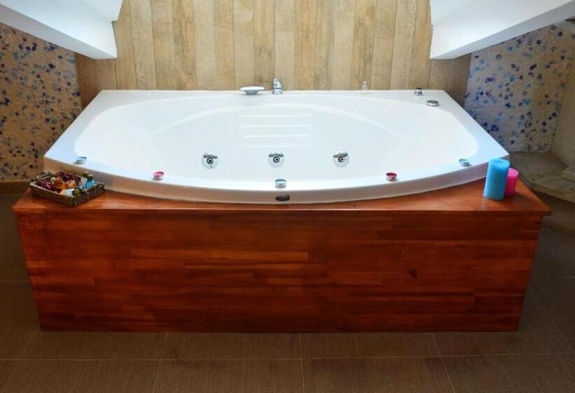 سوئیت جونیور با تراس, Butterfly Boutique Hotel Ağva