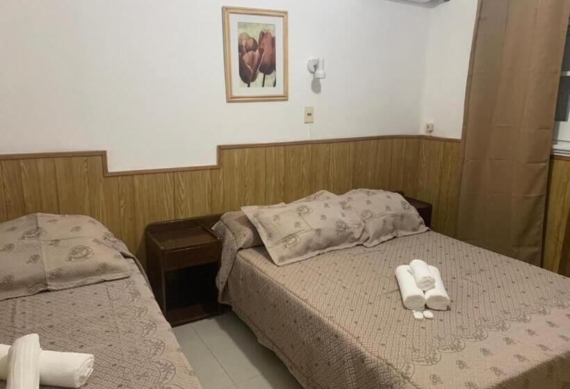 חדר קלאסי לשלושה, Atlantico