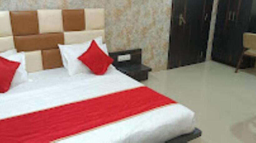 Habitación Superior, Devraj Palace,maheshwar