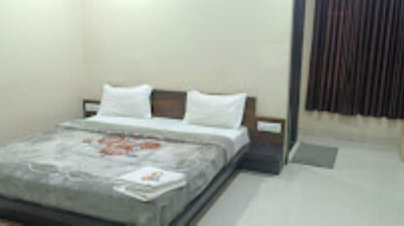 Quarto Estandar, Devraj Palace,maheshwar