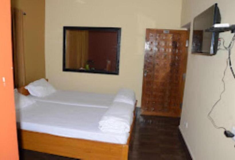 Номер Deluxe, Puspak Inn Mandabereni