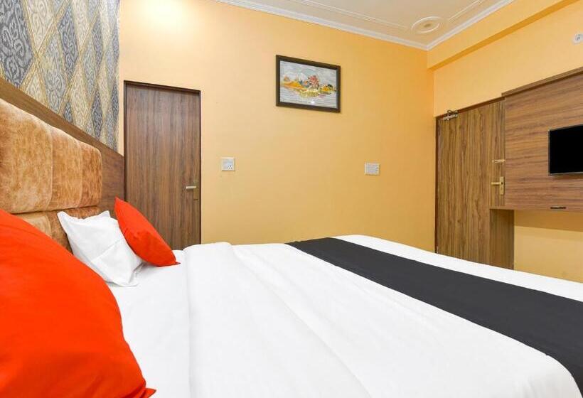 디럭스 룸 킹사이즈 침대, Vibha Palace