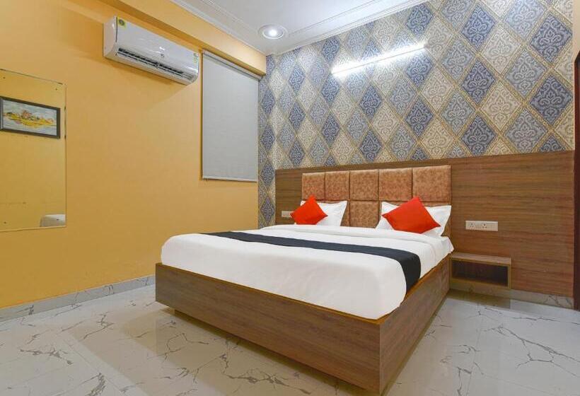 디럭스 룸 킹사이즈 침대, Vibha Palace