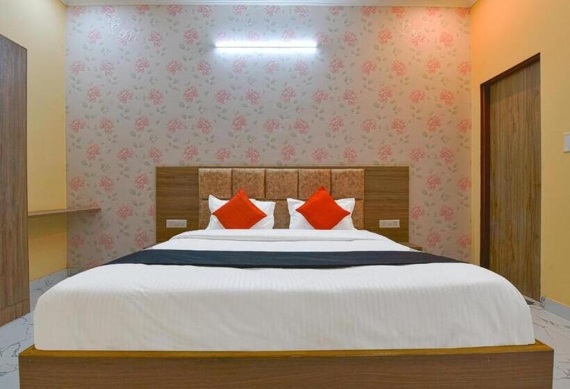 디럭스 룸 킹사이즈 침대, Vibha Palace