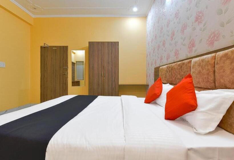 디럭스 룸 킹사이즈 침대, Vibha Palace