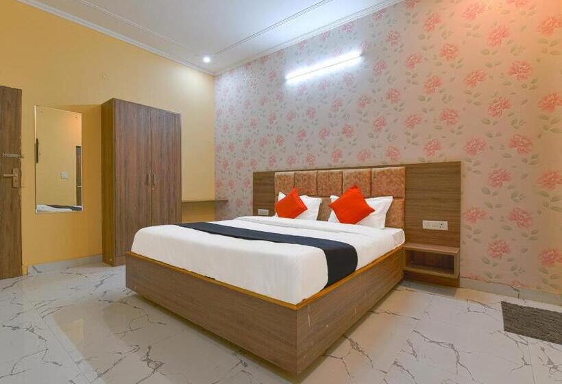 디럭스 룸 킹사이즈 침대, Vibha Palace