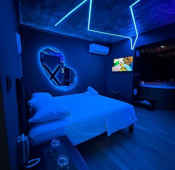 סוויטה, Love Hotel Tirana