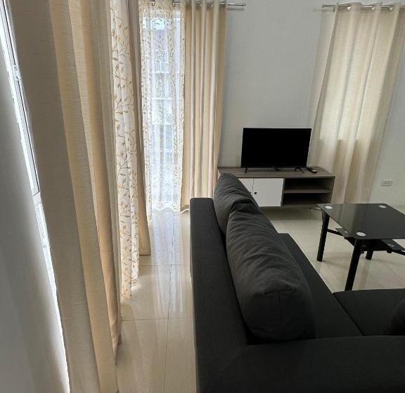 디럭스 스튜디오, Minglanilla Modena Townsquare