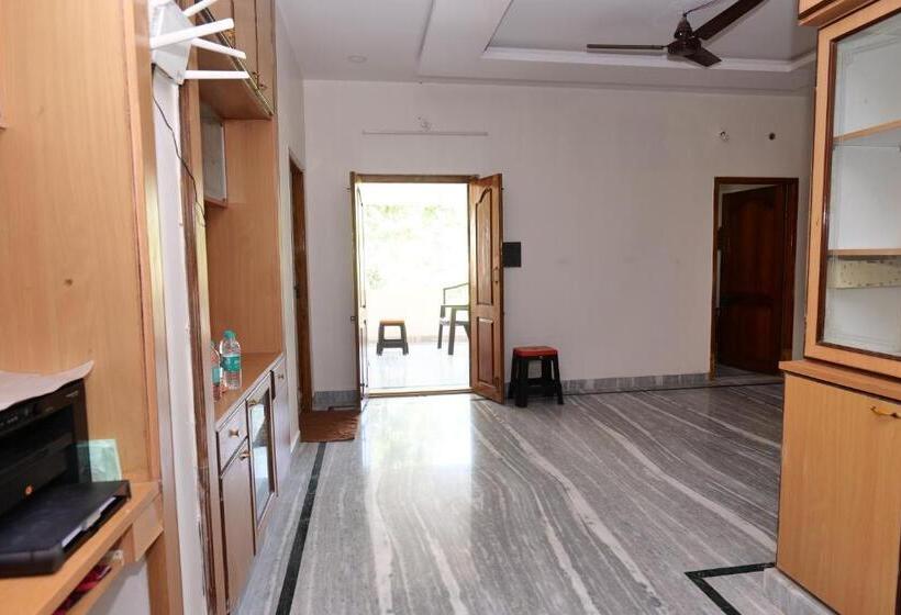 Стандартный Номер Кровать Кинг, Sris Guest House
