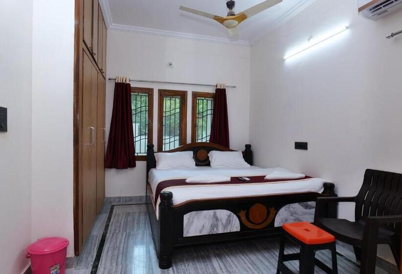 Chambre Standard Lit King Size, Sris Guest House