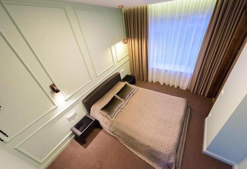 سوئیت با بالکن, Villa Orchidea