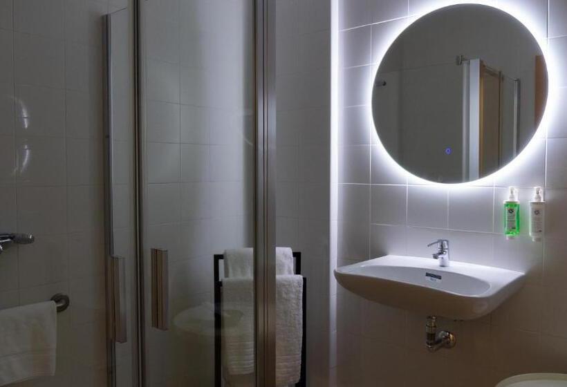 חדר סטנדרט מותאם לאדם עם מוגבלויות, La Hospedería - El Provencio