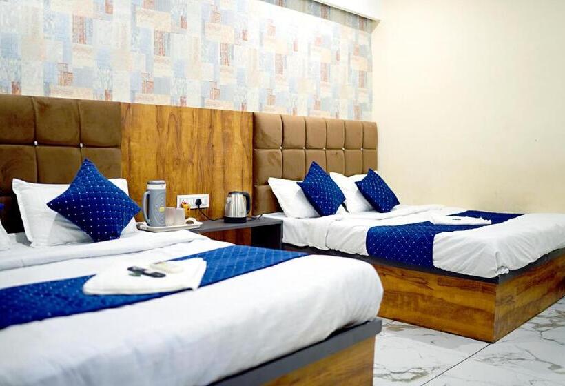 اتاق استاندارد چهار تخته, Mahalok Palace