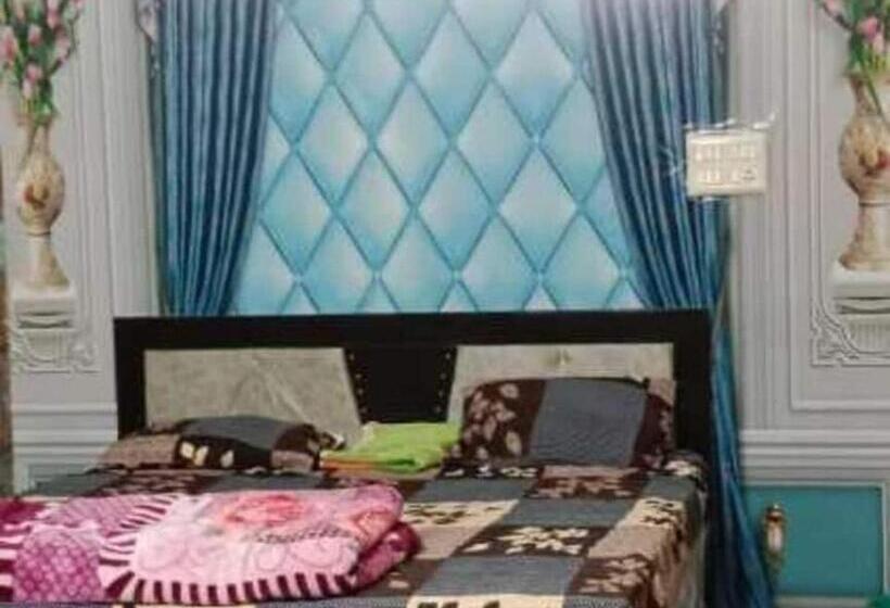 트리플 클래식 룸, Oyo Indian