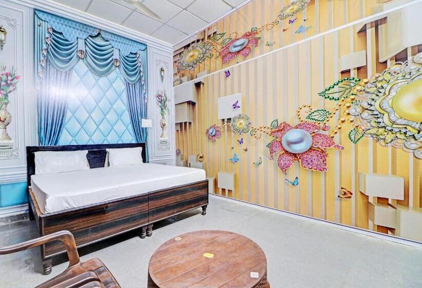 트리플 클래식 룸, Oyo Indian