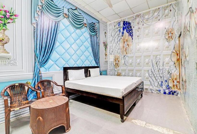 트리플 클래식 룸, Oyo Indian