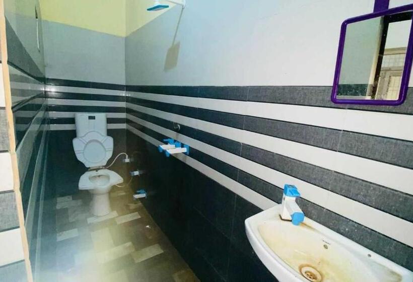 三人经典房间, Oyo Vrindavan