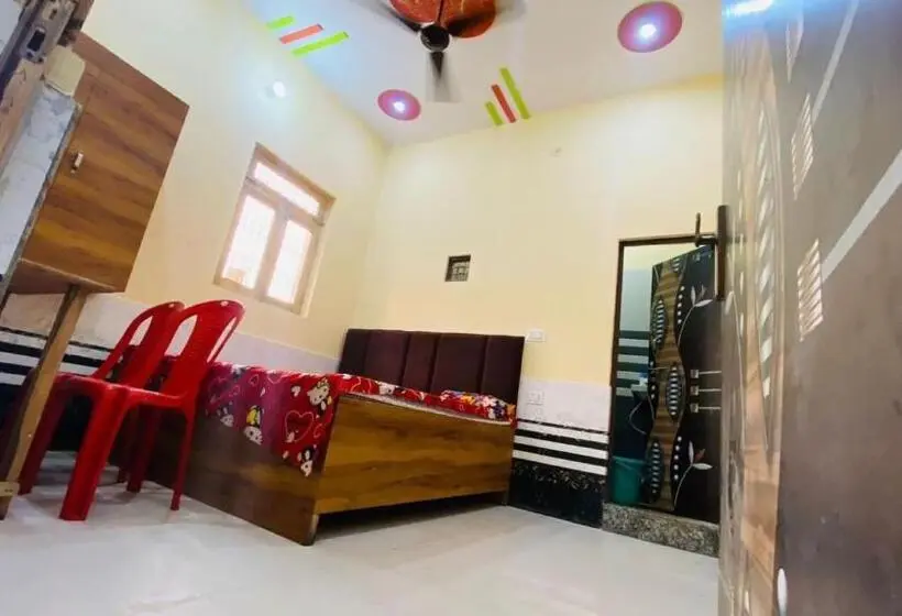 3 Bett Klassisches Zimmer, Oyo Vrindavan