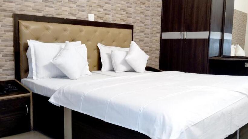 Номер Deluxe, Shyam Palace India Agra