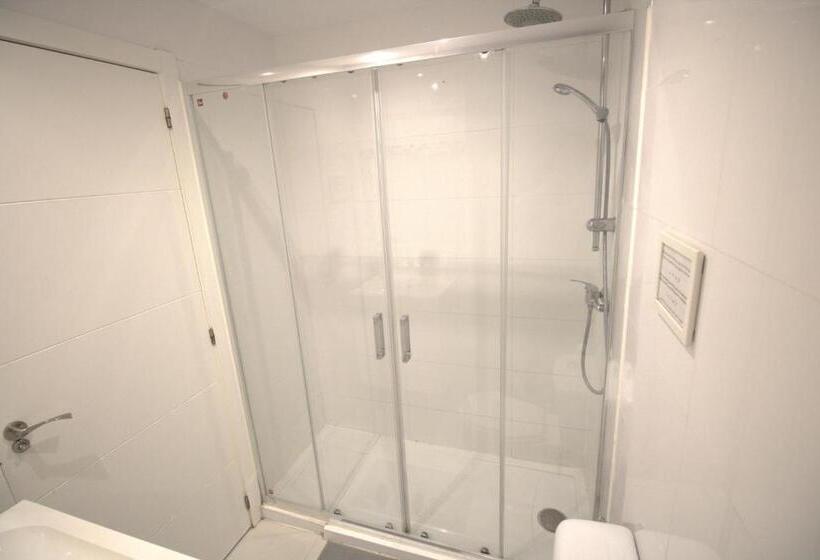 اتاق استاندارد با سرویس بهداشتی مشترک, Tus Habitaciones En Ruzafa