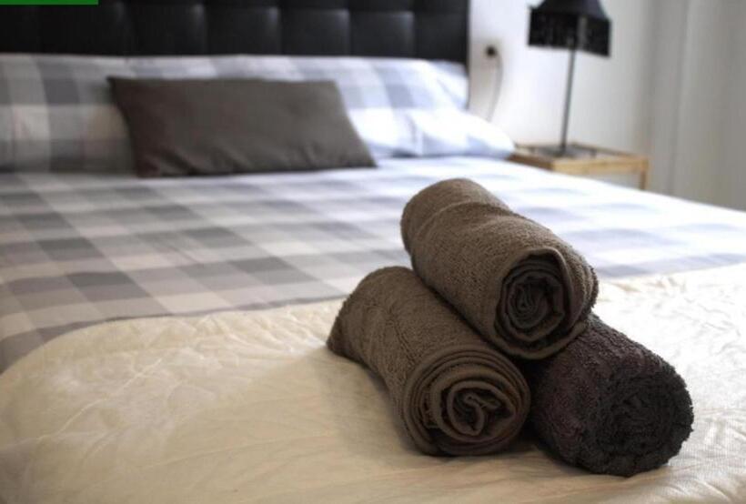 اتاق استاندارد با سرویس بهداشتی مشترک, Tus Habitaciones En Ruzafa