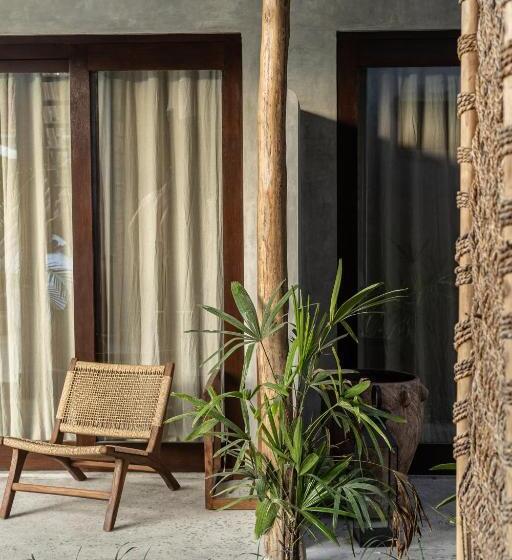 חדר סטנדרט נוף לבריכה, Kano Twin