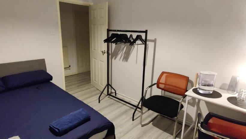 Номер Стандарт, London City Airport   Rooms