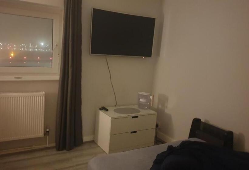 Номер Стандарт, London City Airport   Rooms