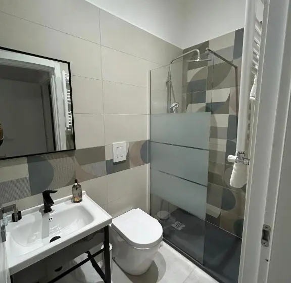 Deluxe Kolmen Hengen Huone, B&b Girasoli