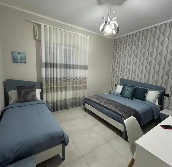 Deluxe Kolmen Hengen Huone, B&b Girasoli