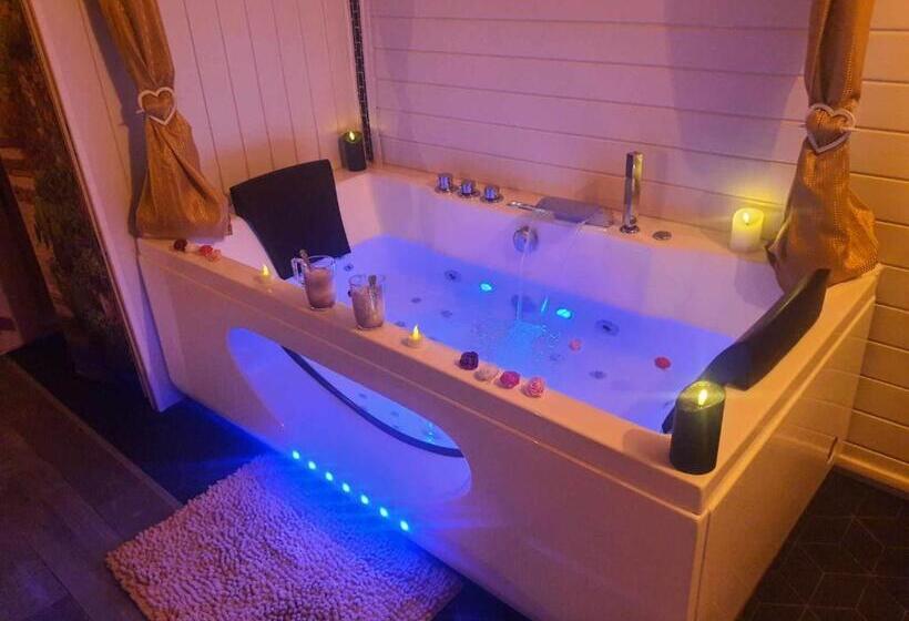 디럭스 룸, Le Temps Suspendu