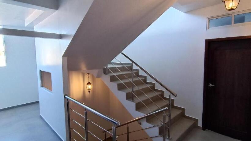 اتاق استاندارد سه نفره, Mantarraya