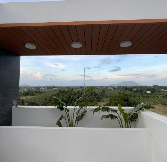 اتاق استاندارد, Lagi Beach