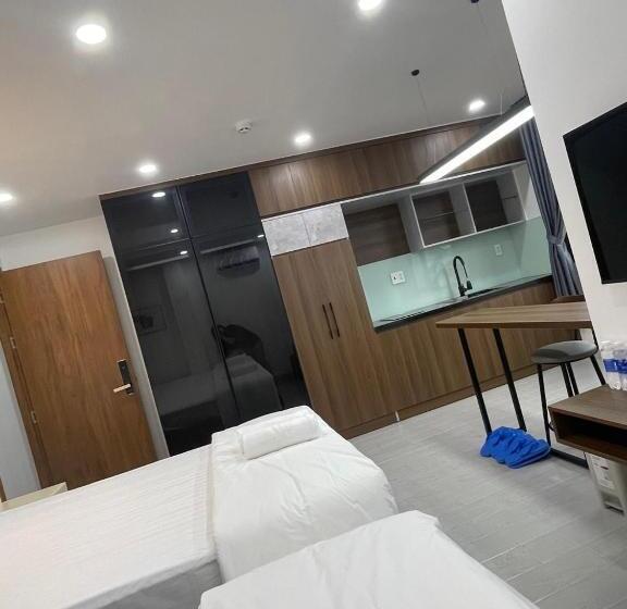 اتاق استاندارد, Lagi Beach