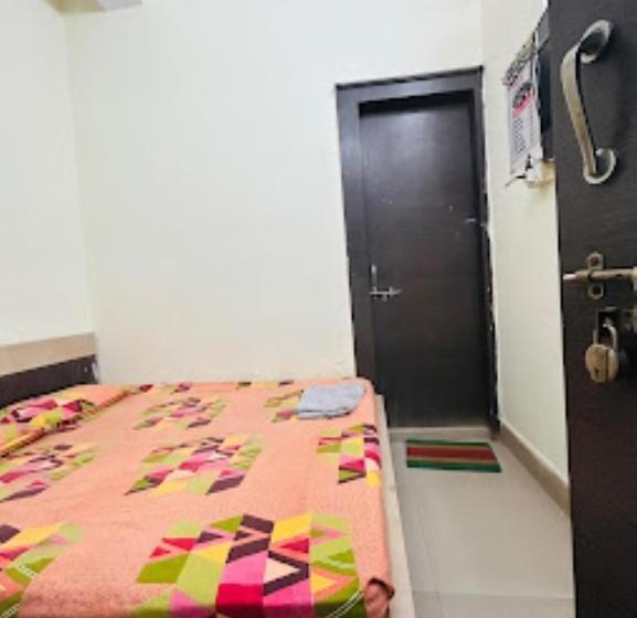 디럭스 룸, Om Sai, Anuppur