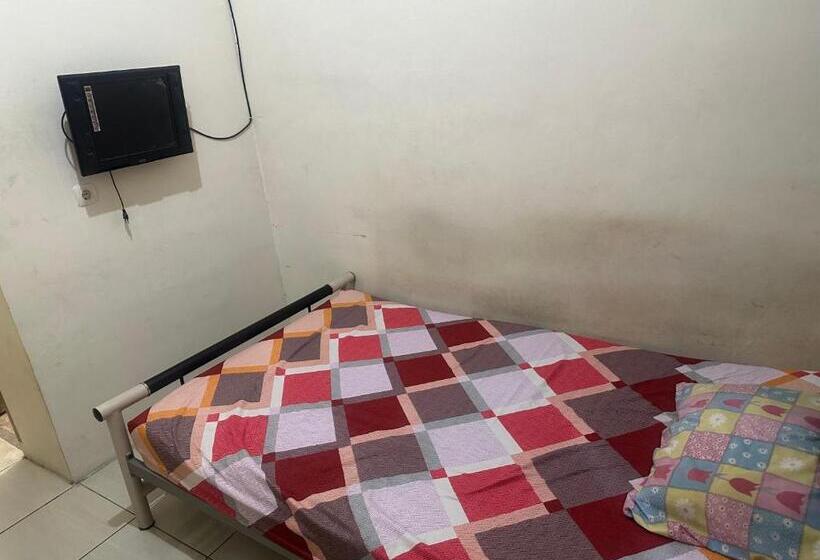 标准间, Oyo 93379 S12