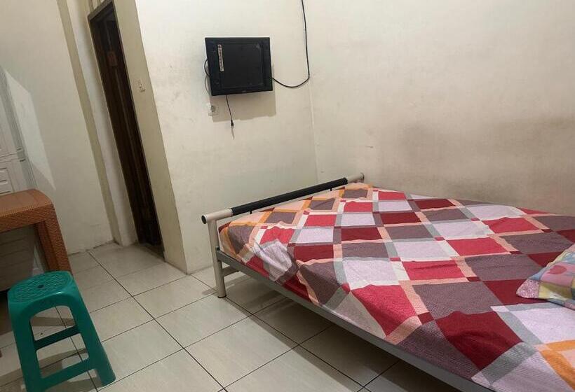 标准间, Oyo 93379 S12