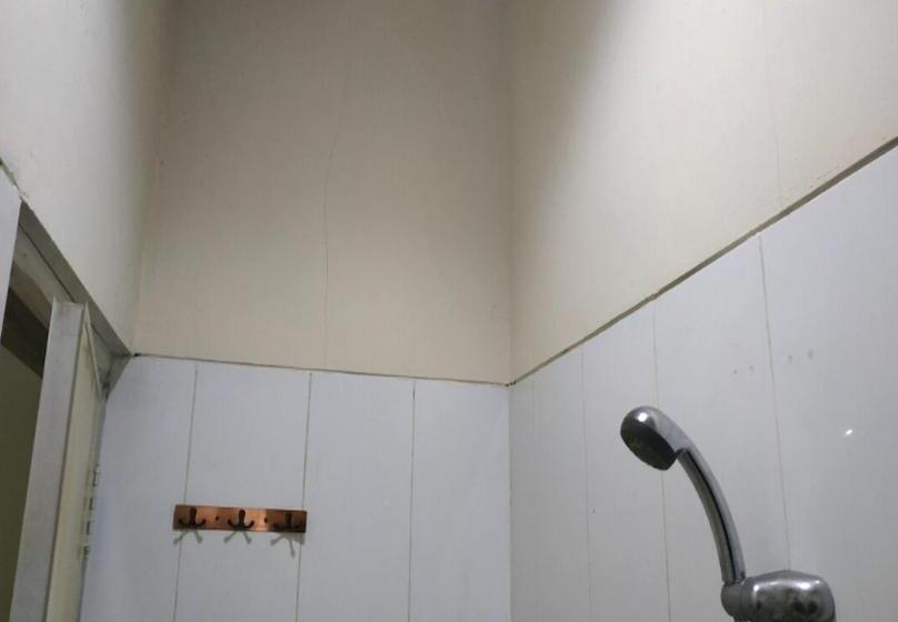 标准间, Oyo 93379 S12